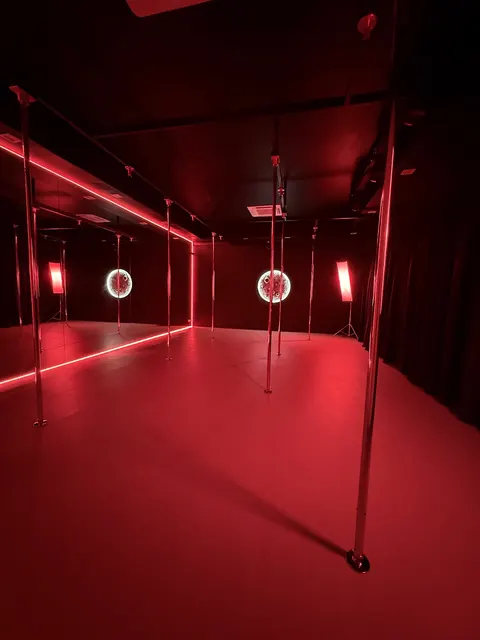 BLACK MOON studio photo